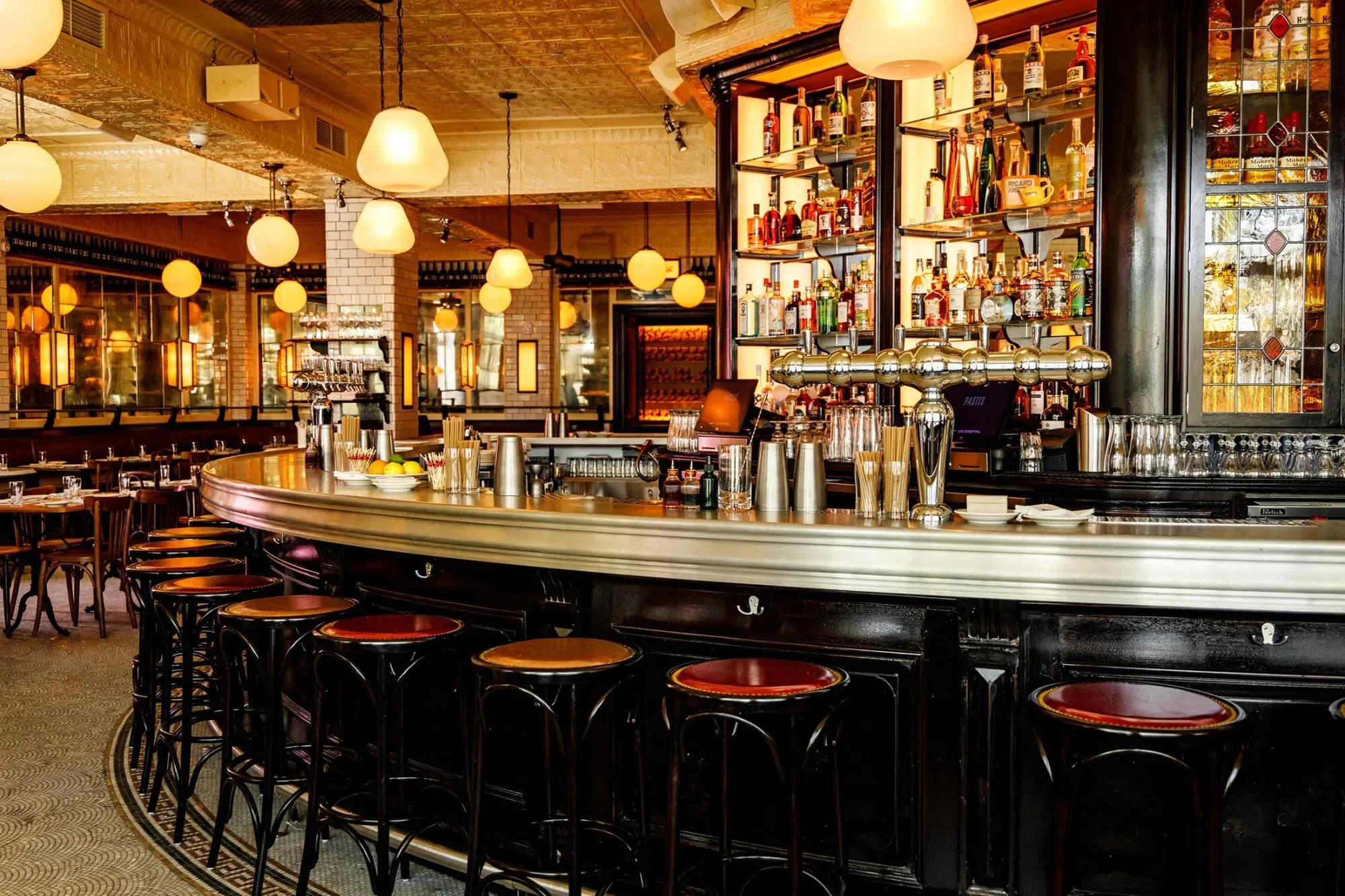 Acheter une licence IV : prix, démarches et vérifications pour ouvrir un bar